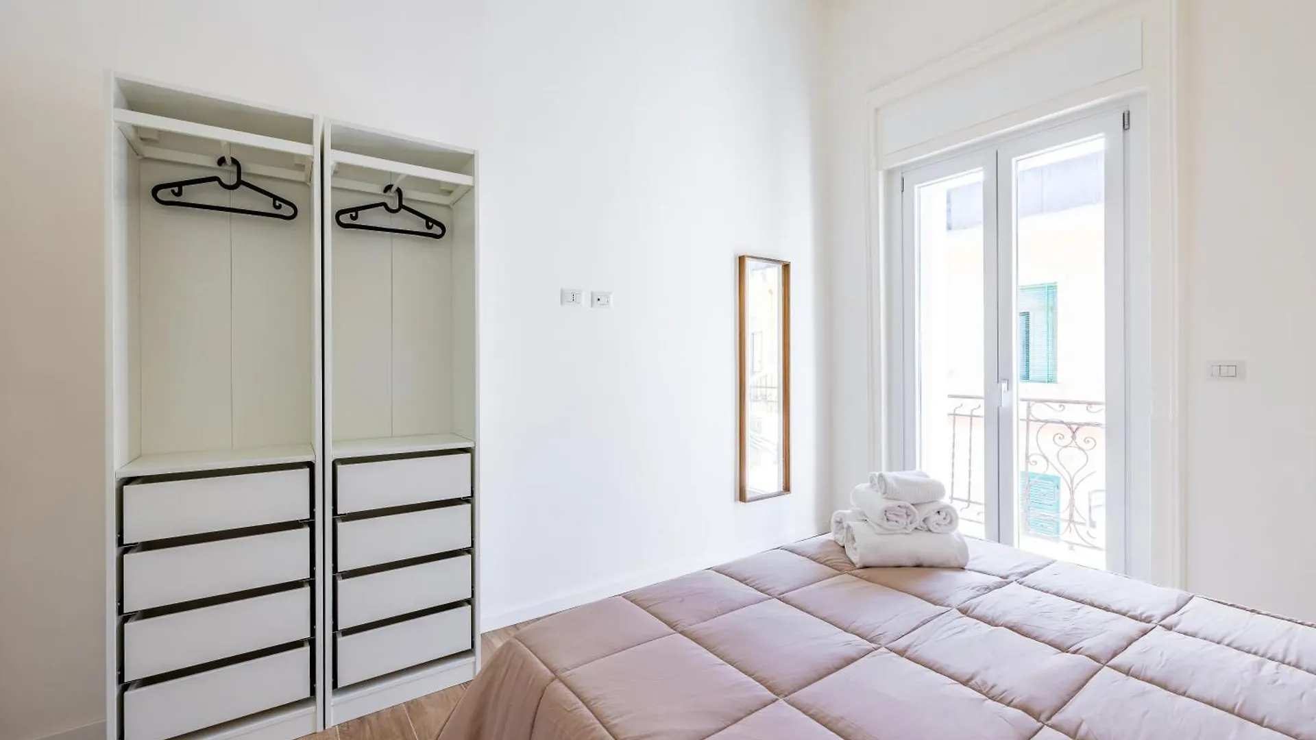 Sunny Panoramic Apartment By Napoliapartments 0*, Neapel Italien