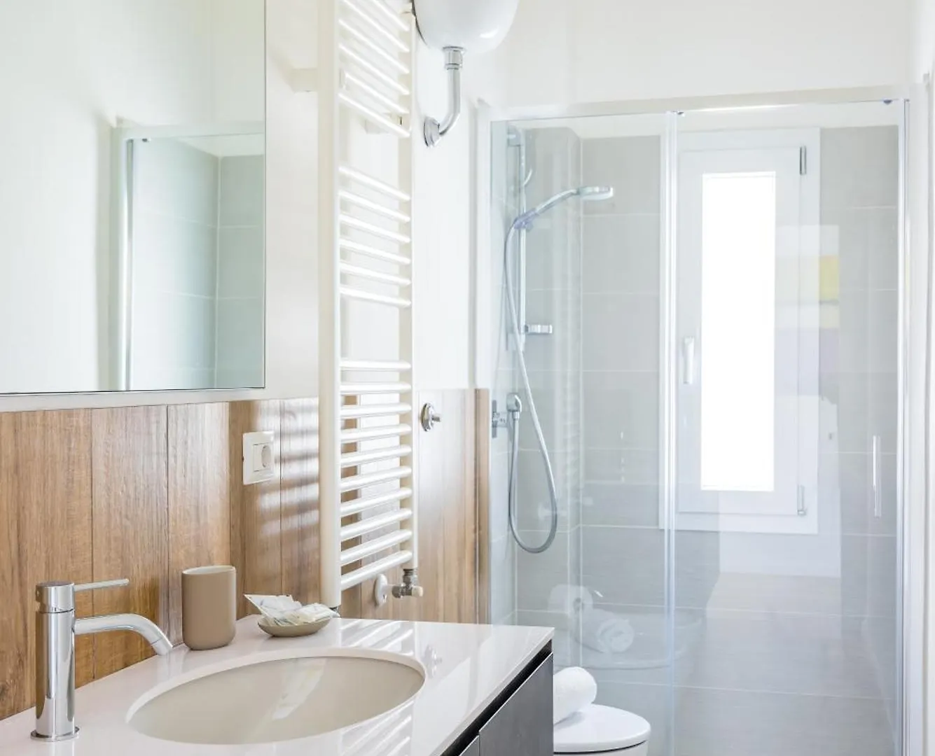 Sunny Panoramic Apartment By Napoliapartments